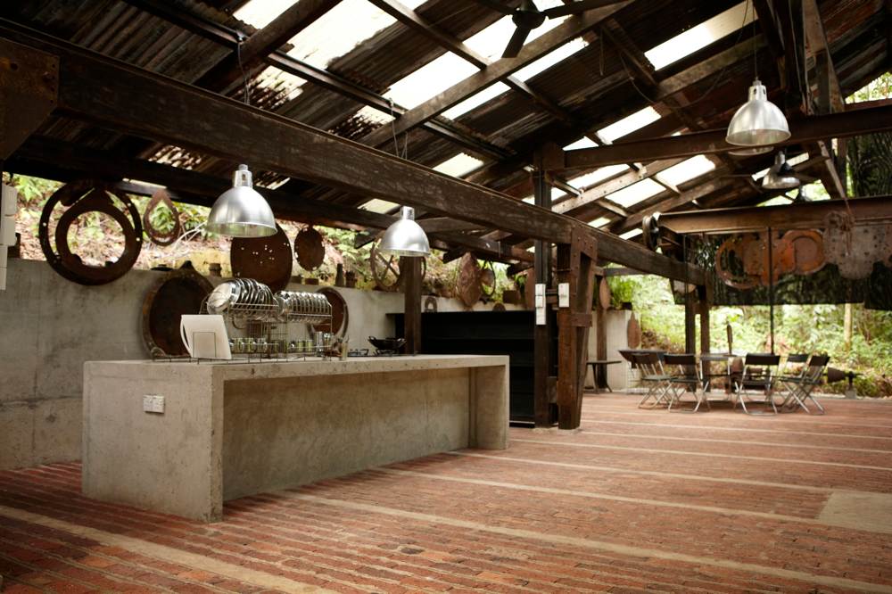 Warehouse 2 at sekeping serendah